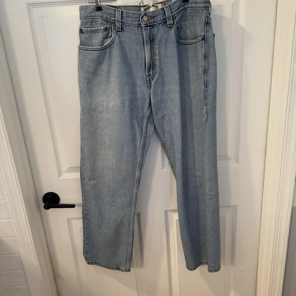 Levi's 505 Regular Straight Leg Fit Denim Jeans -Classic Blue Medium Wash‎ 33x30